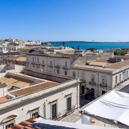 아파트 Ortigia Boutique Terrace *